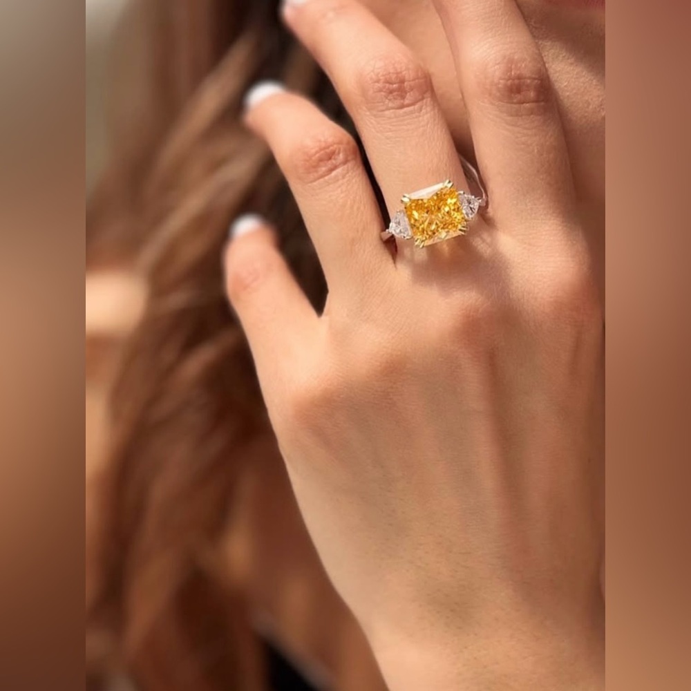 Elegant Yellow diamond Ring